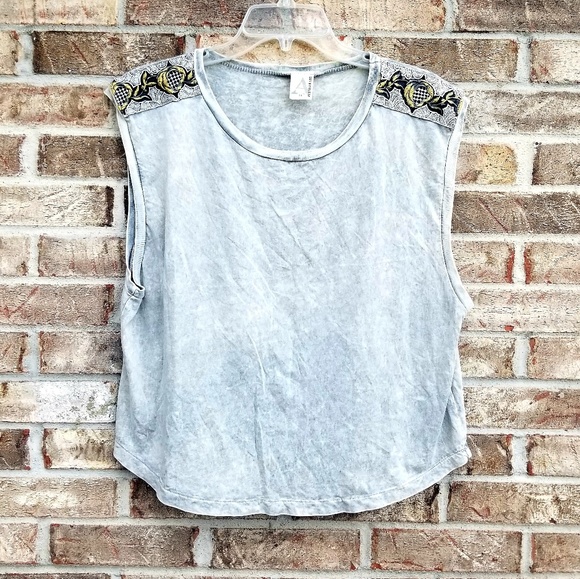 ( 3 for 45)American Age 》Shoulder Embroidered Tank - Picture 2 of 3